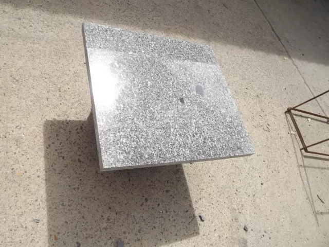 Granite small slab polished top 33mm thick 630x567mm 2