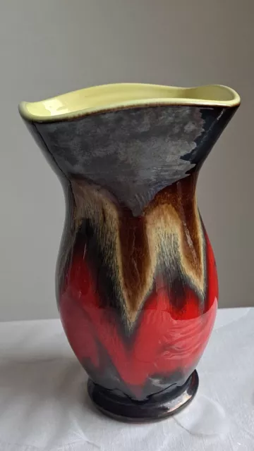 Vase en céramique émaillé décor flamme et intérieur jaune 2