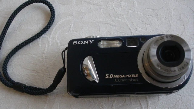 Sony Cybershot DSC-P12 5.0MP Digital Camera  Dark blue