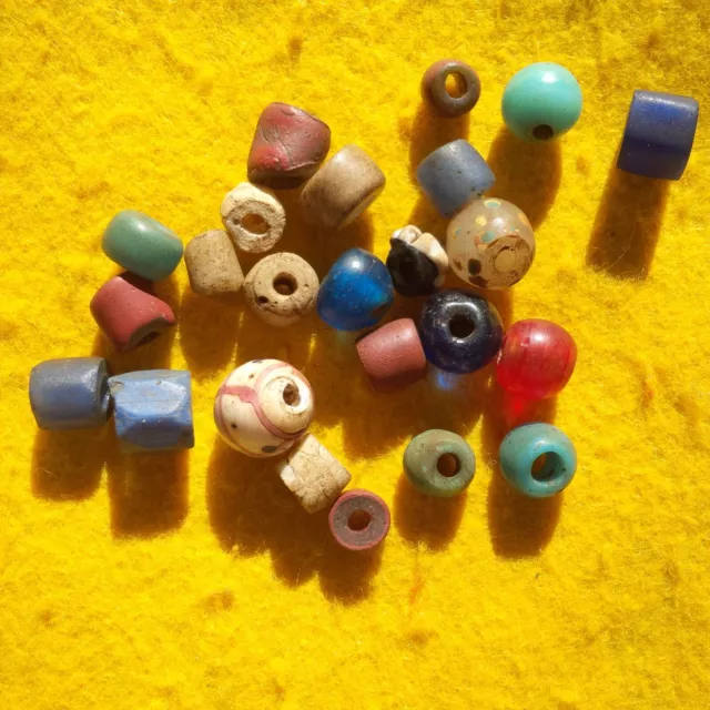 24 Antique Trade Beads New Mexico Arrowheads 1800'S Trade Beads With Nice Patina