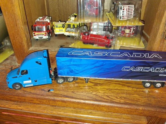 1/43 Ixo Altaya Freightliner FLD 112 Allied - Camion Semi-remorque Collection