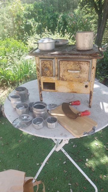 Ancienne Cuisinière Jouet Enfant – Métal / Tôle – Vintage