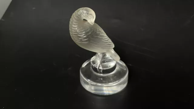 Pisapapeles Firmado Lalique Pájaro de Cristal Cabeza En Las Plumas