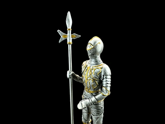 Veronese Teplier en étain avec bouclier et lance 13 c Figurine