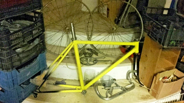 Cadre Vélo Course Vintage SARDEGNA 24" Années 50 - Repeint Jaune - Fourche Incluse