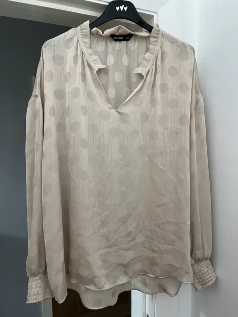 Lovely Ladies Pale Gold Top By F&F In Size 18.   VGC