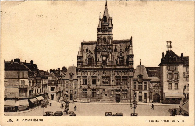 CPA COMPIEGNE - Place de l'Hotel de Ville (291896)