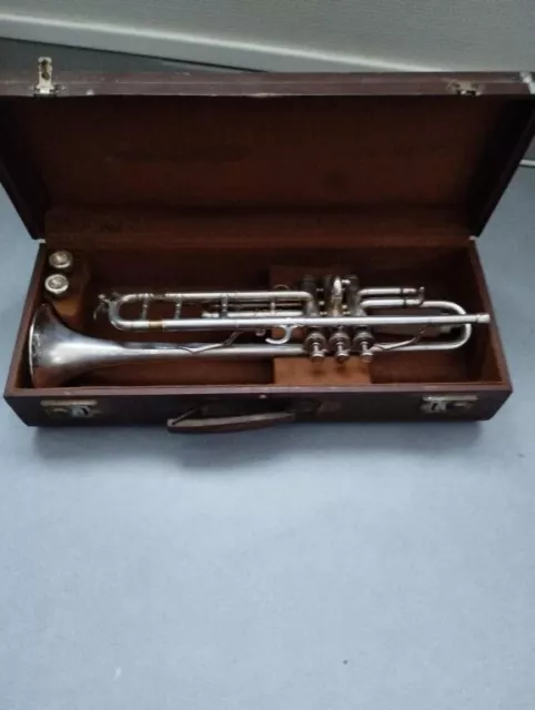 ancienne trompette a pistons JOUAN GUESDON BELLEVILLE PARIS