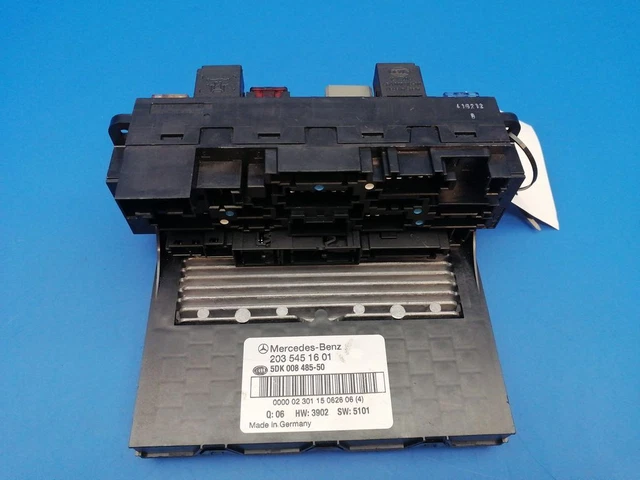 Mercedes-Benz C W203 Fuse relay box module SAM 2035451601 PUM38972
