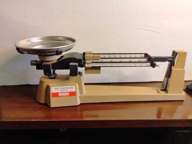 Ohaus Triple Beam Balance Scale 2610g High Accuracy Excellent Condition w Tray