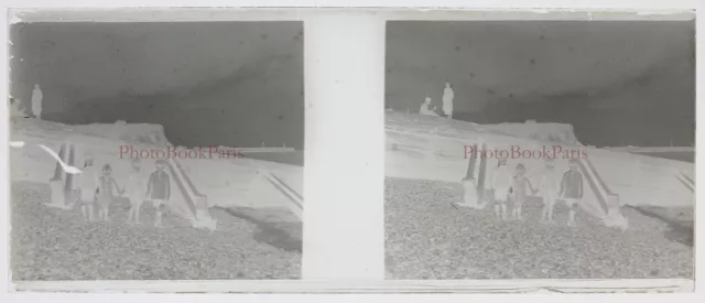 Family Beach c1935 Photo NEGATIVE Stereo Glass Plate Vintage V33L24n8 3