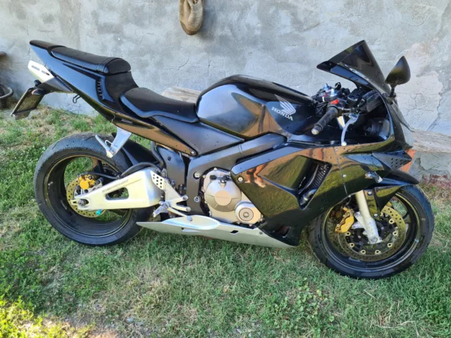Vendo Moto Honda Cbr rr 600 2004