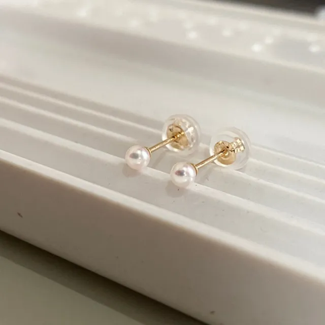 Pearl stud earrings 2.5-3 mm Akoya baby pearls 18K Yellow Gold Made in Japan