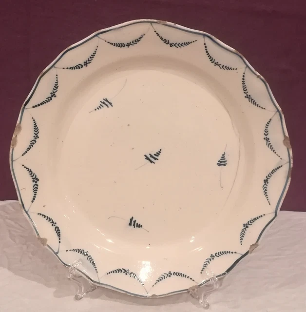 assiette ancienne en faïence bleus et blancs