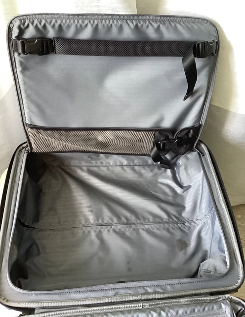 TUMI Alpha 2 Black 4 Wheel Expandable Suitcase Carry On 22 x 16 Inch 8
