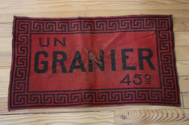 Tapis De Cartes Publicitaire Un Granier