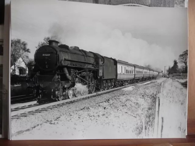 EA08 - 054 - British Rail - Photo 8x6 - Stanier Class 5  4-6-0 No 44687