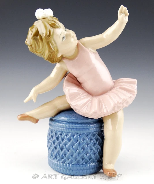 LLADRO #5105 LITTLE Ballet Girl Ballerina Figurine Pink Hand