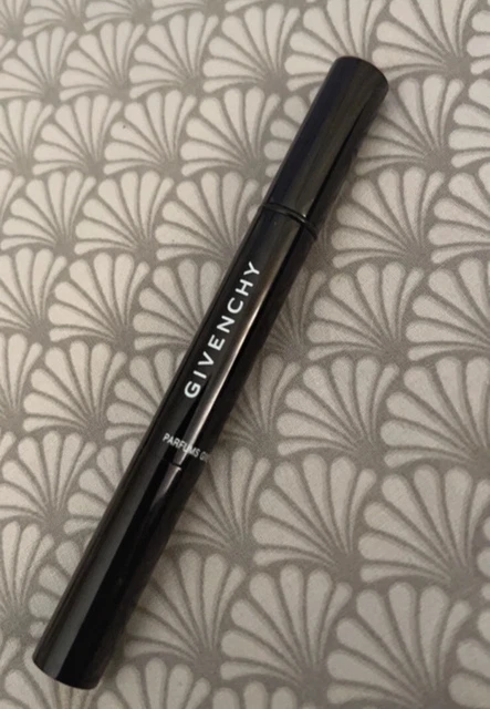 Pluma correctiva instantánea Givenchy Mister - tono 110 - precio de venta sugerido por el fabricante £30