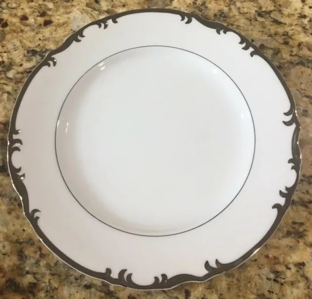 Mikasa MARLBORO 9267 Platinum Trim &Verge On White 7 5/8” Salad Plate Fine China