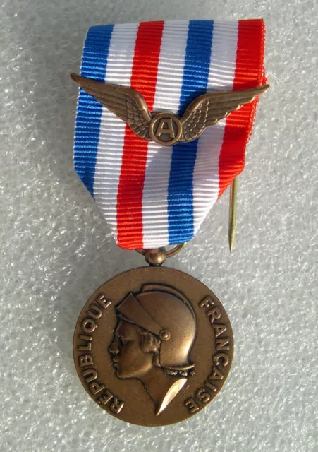 MEDAILLE D'HONNEUR DE L'AERONAUTIQUE echelon BRONZE  attribuée en 1992