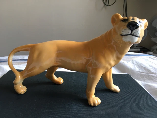 Lioness By Beswick 2097 By Graham Tongue 1967-1984
