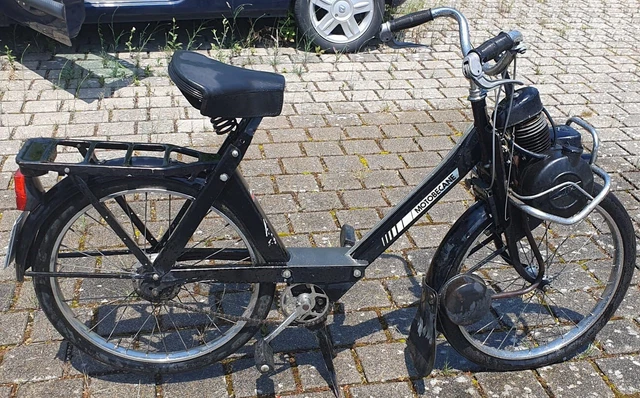 Vélomoteur SOLEX 3800 de 1966 Noir Miniature de Collection NOREV 1/18