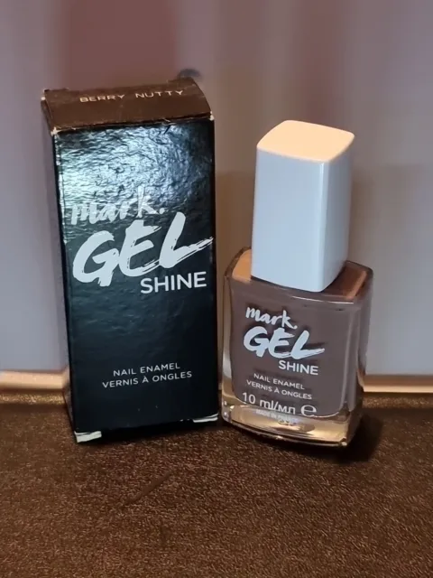 Avon Mark. Gel Shine Nail Enamel - Berry Nutty