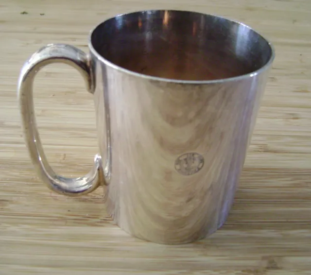 Vintage 1/2 pint silverplate tankard from The Ice Club, England.