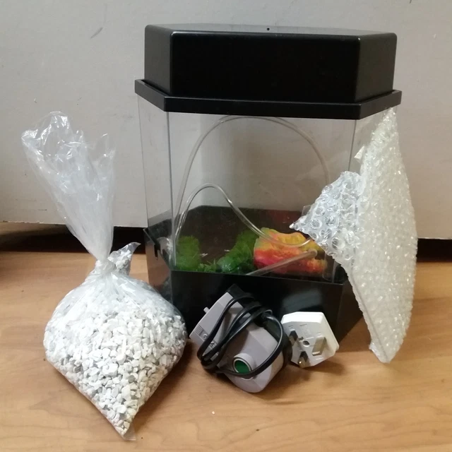 Hexagonal Glass Fish Tank With Ornaments(h/23)