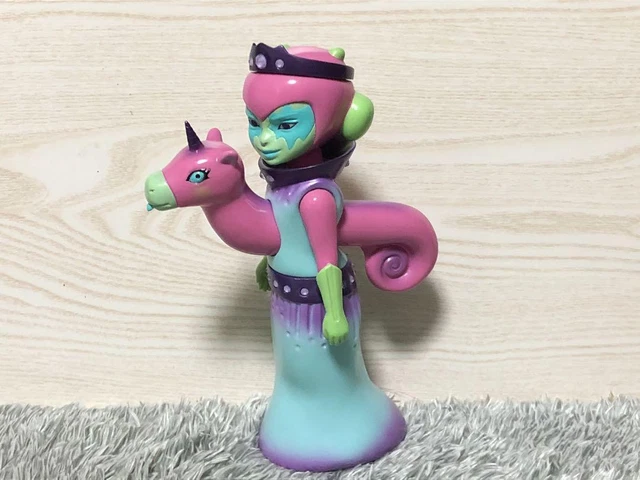 Tara McPherson Stella Flux Ultra Violet Ver Tara McPherson Stella Flux Ultra Violet Ver