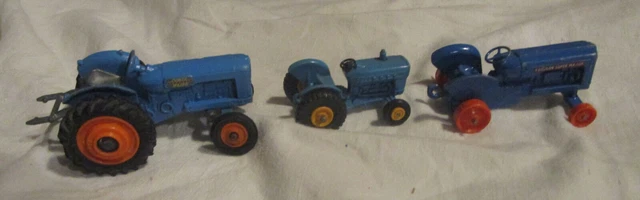 Dinky Toys Massey Harris – Tracteur Rouge Avec Remorque, Manque Une Roue (collection)