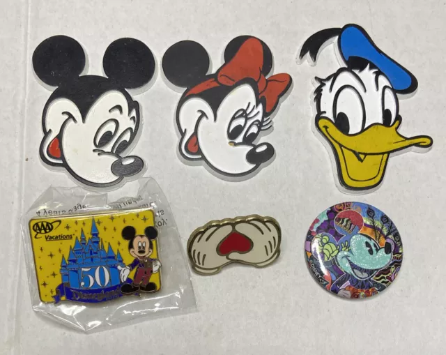 Lot Of Mickey Mouse Disney Magnets Pin & Button Minnie Daffy Duck