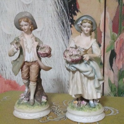 Vtg Lefton Victorian Figurines Woman & Men Carrying Basket of Grapes KW3047