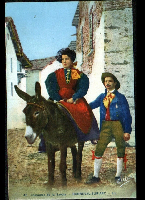BONNEVAL-sur-ARC (73) couple savoyard costumé & ANE monté aux VILLAS vers 1930