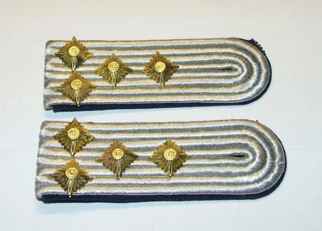 NVA Volksmarine ein Paar original Schulterstücke Kapitänleutnant ungetragen