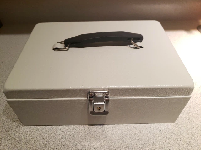 Vintage Steel Beige Metal Cash Lock Box w Handle but no Key