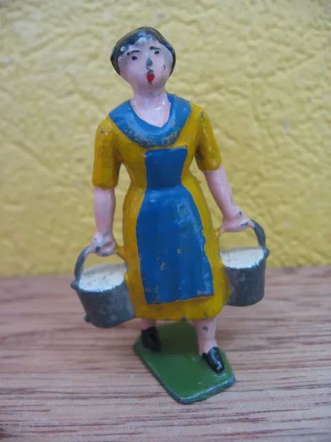 Figurine Ferme Bf Dc  Plomb Creux Fermiere Aux Seaux De Lait