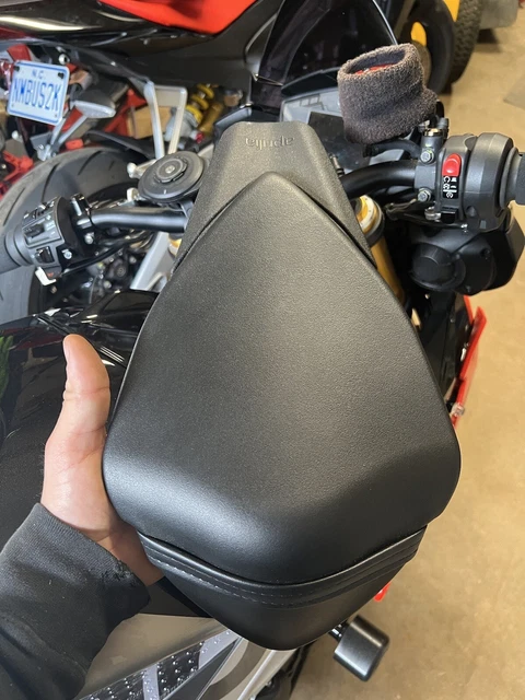 aprilia rsv4 tuono factory