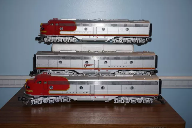 MTH 20-20052-1 O Scale Santa Fe E8 A-B-A Diesel Set with Proto Sound 2