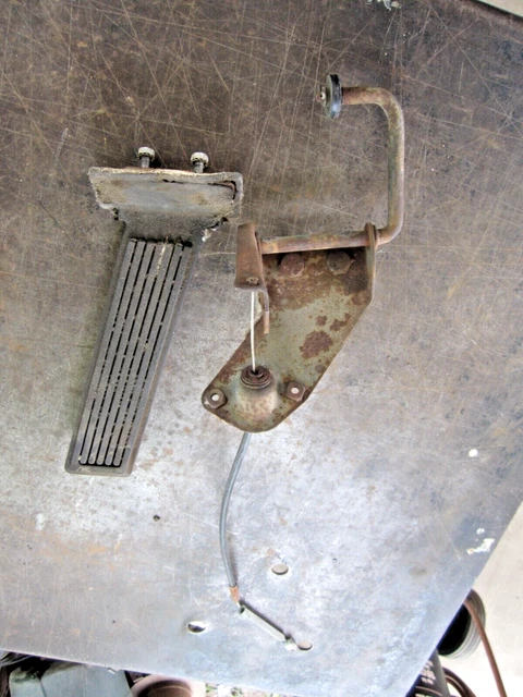 66 67 Coronet Belvedere Satellite Charger Gas Throttle Pedal W/ Pivot Mount Oem