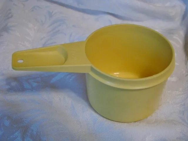Tupperware Measuring Cup Green 2/3 Cup Size Replacement Very Good Condition