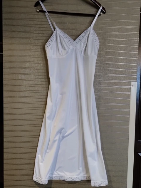 Vanity Fair White Full Slip 34 Soft Nylon Lace Hem 💋