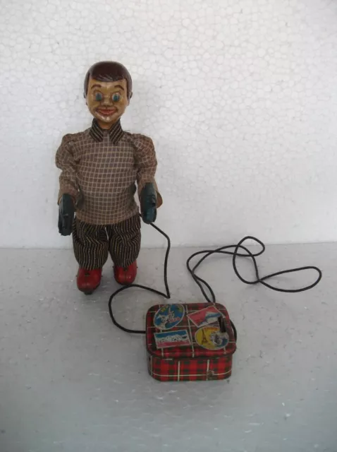 Vintage Battery S&E Trademark Textured Cloth Litho  Clown Gunner Tin Toy, Japan