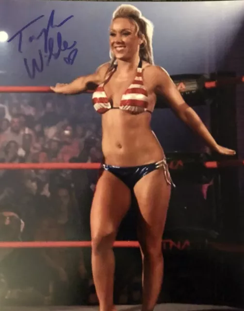 Taylor Wilde AUTOGRAPHED Photo Pro wrestling wwf wwe wcw signed ECW TNA Diva