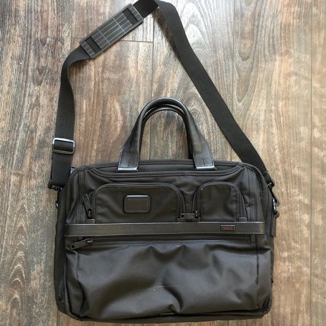 Tumi 26145D2 Alpha-2 BLACK T-Pass Laptop Expandable Brief Case Bag 12"x16"