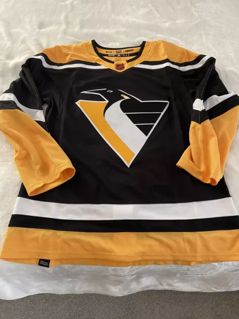 Pittsburgh Penguins Reverse Retro 2.0 Hockey Jersey Size 52