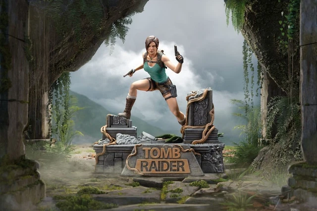 Vintage Tomb Raider - Lara Croft in Wet Suit Statue | De Toyboys