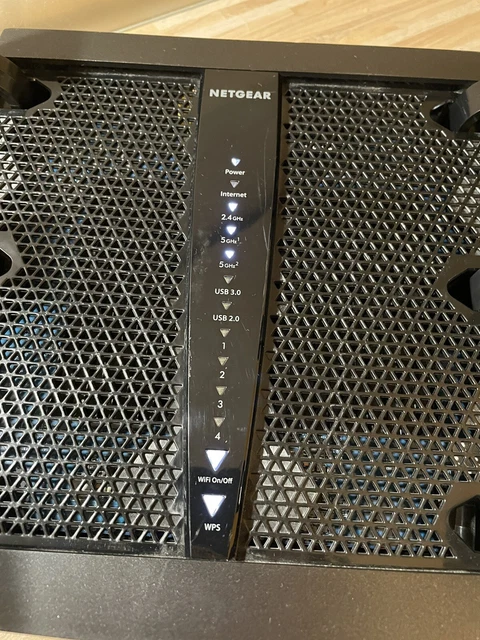 Netgear Nighthawk X6 Tri-Band WiFi Router - Schwarz/Silber (R8000-100PES) 11