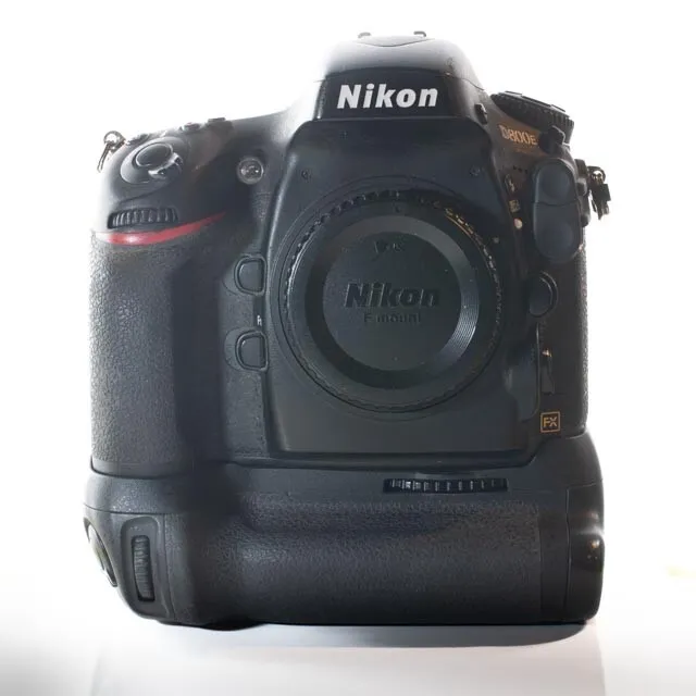 Nikon D800E 36MP Digital SLR Camera w/ accessories - Read description
